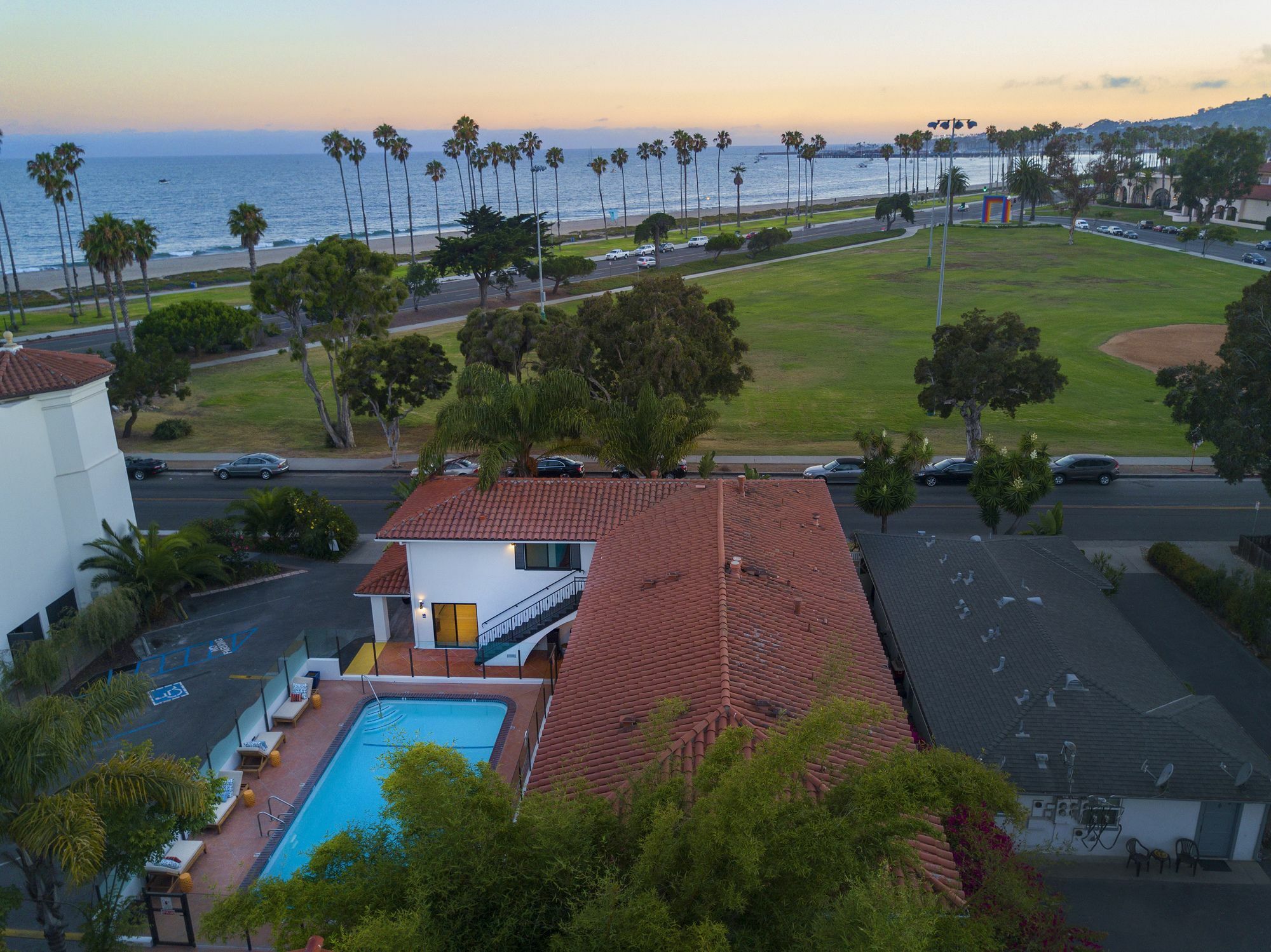 Blue Sands Inn, A Kirkwood Collection Hotel ซานตาบาร์บารา ภายนอก รูปภาพ